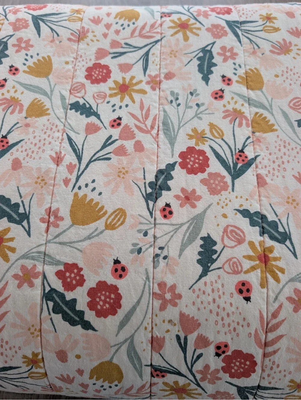 Pillowfort 100% Cotton Ladybug Floral Quilt Cottage Shabby Farmhouse 90x84